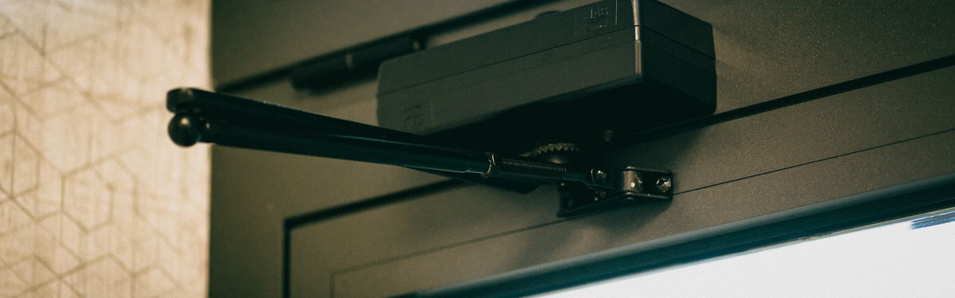 Commercial Door Closer