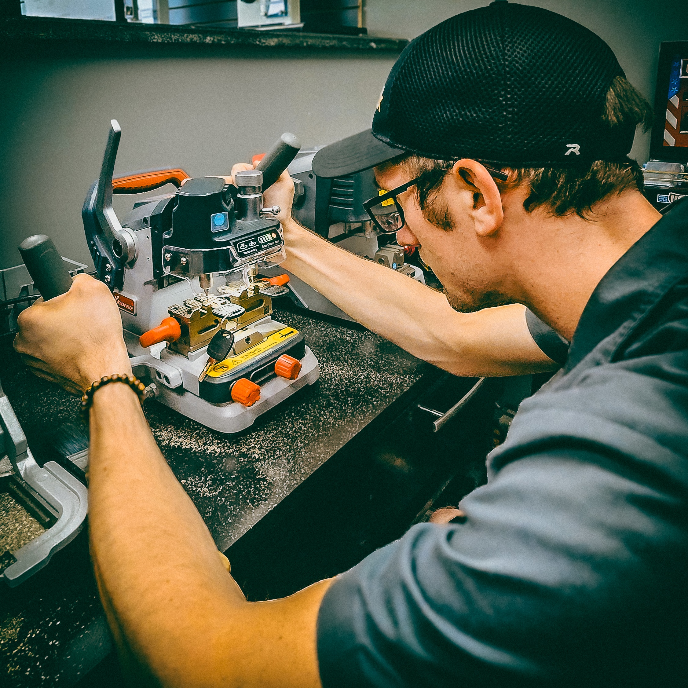 High-Security Auto Key Cutting High-Security Auto Key Cutting